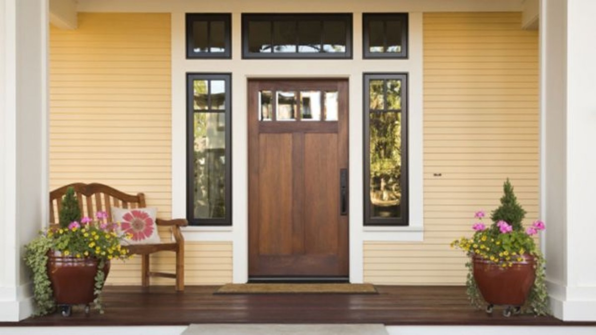 Vaastu Tips Window on the sides of main entrance will bring prosperity