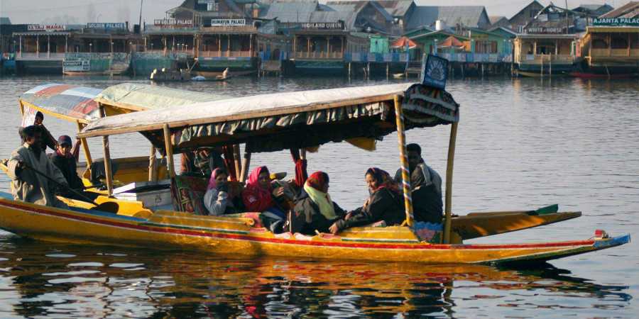 Tourists welcome to Kashmir again, Govt lifts restriction