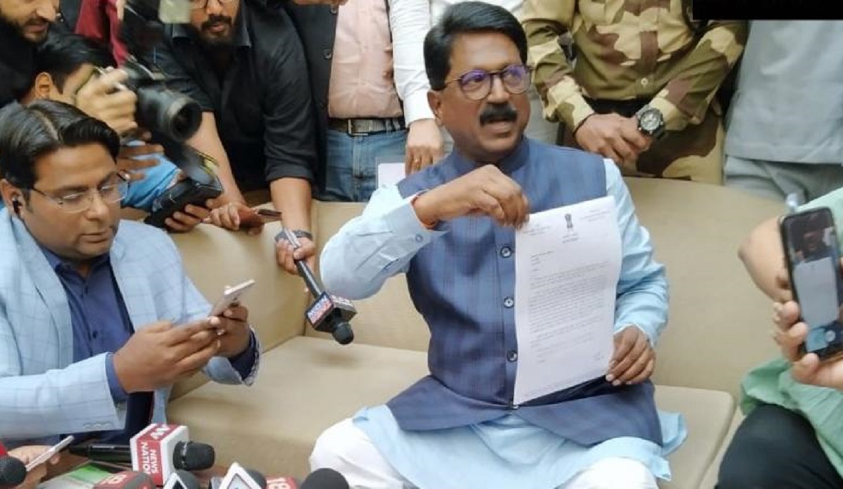 President accepts Shiv Sena MP Arvind Sawant's resignation