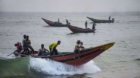 Bangladesh braces for cyclone Bulbul