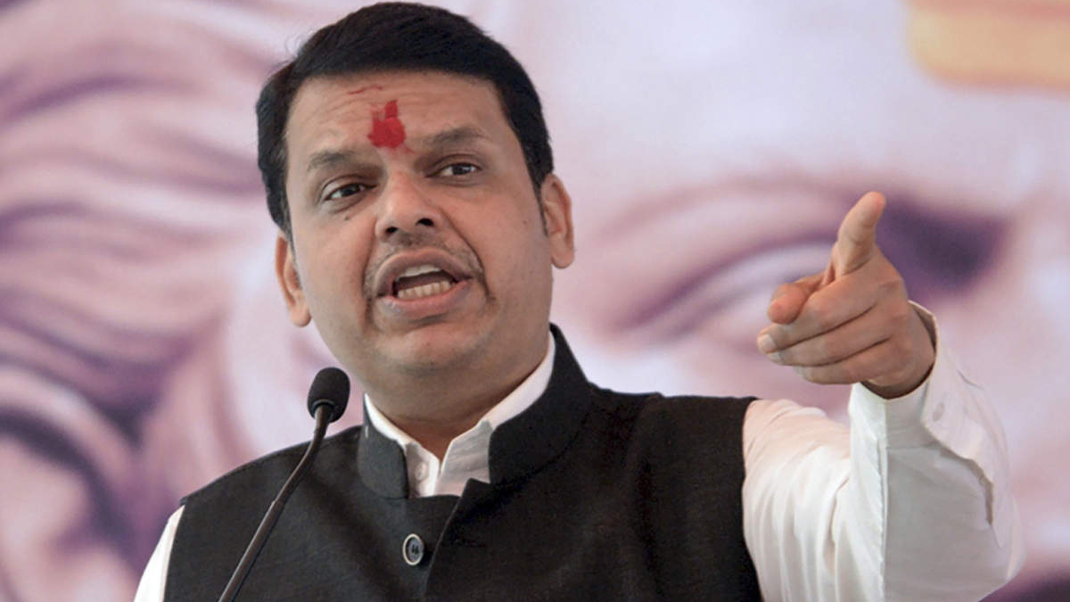 Fadnavis heckled at Bal Thackeray's death anniversary function