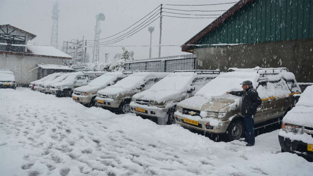 Fresh snowfall in parts of Kashmir