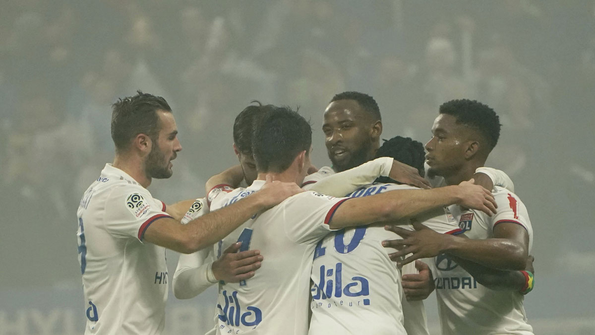 Reine-Adelaide, Dembele help 10-man Lyon beat Nice 2-1