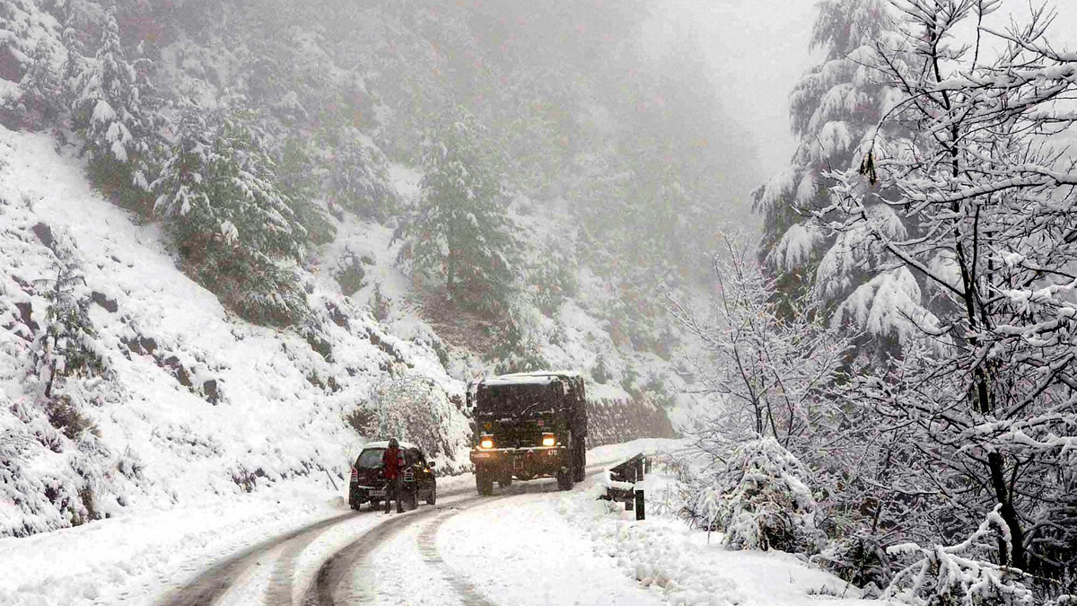 Moderate to heavy snowfall in J-K, Ladakh likely