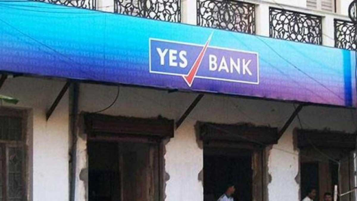 Yes Bank shares plunge 15 per cent after Quarter 2 net loss; recovers most of losses later