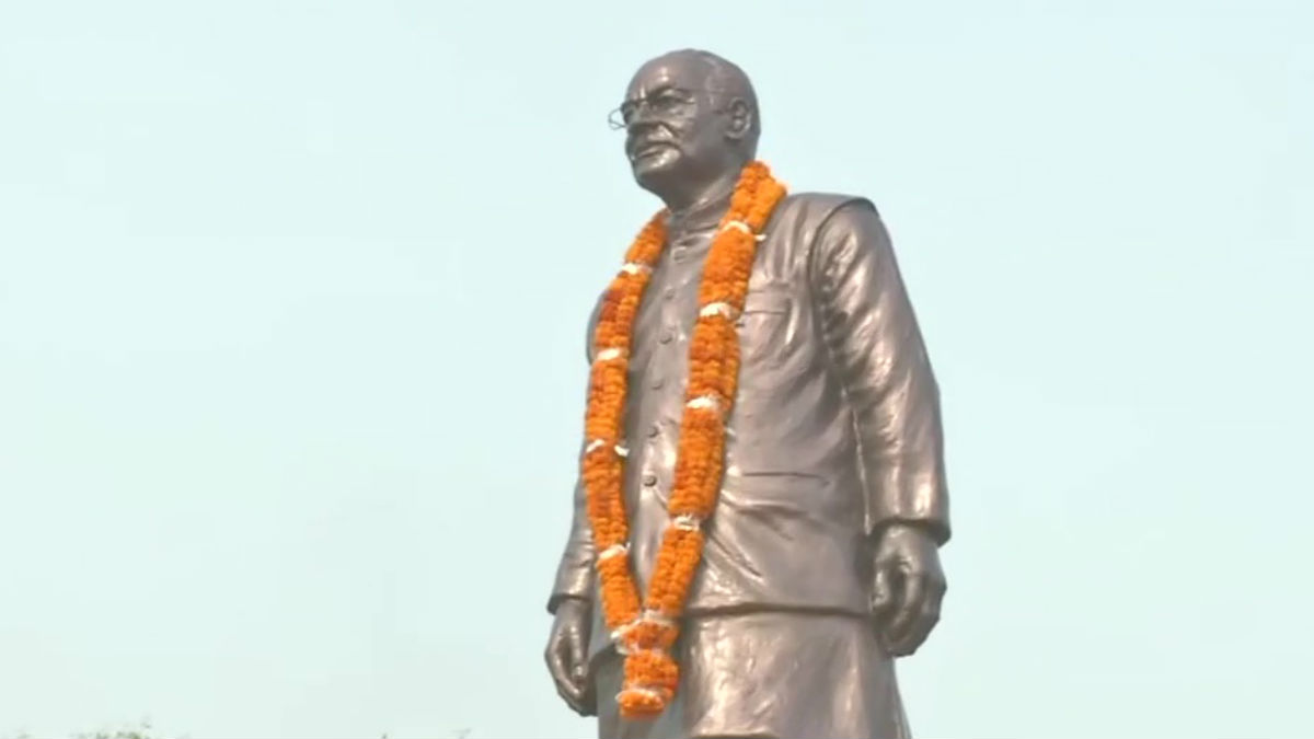 Statue of Arun Jaitley unveiled in Patna on his birth anniversary