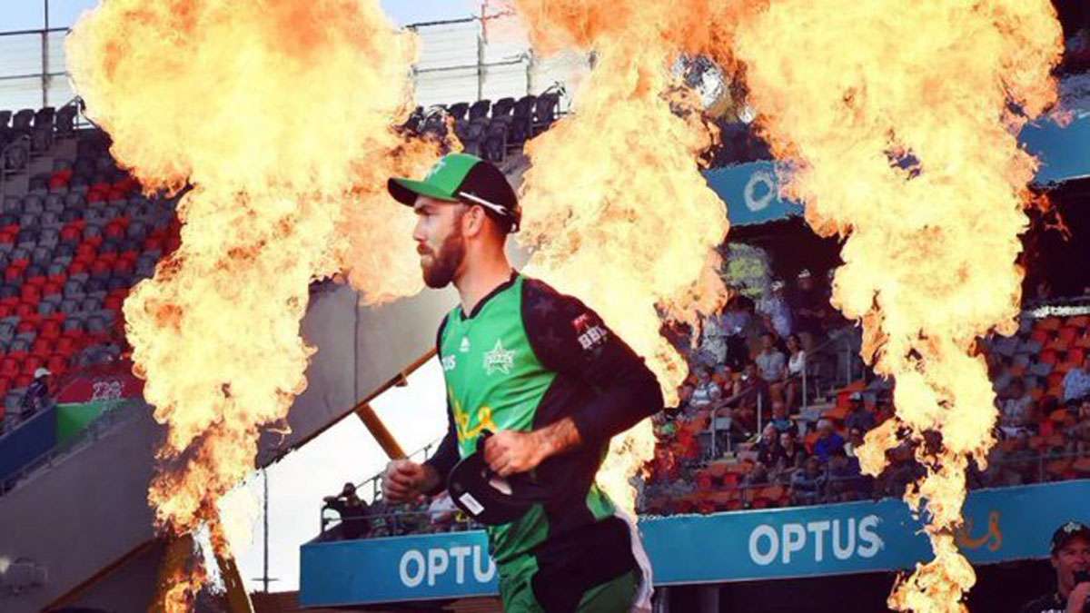 Glenn Maxwell turns firefighter before BBL game against Hurricanes. Watch