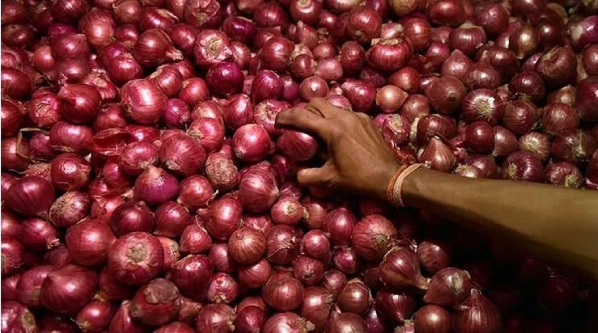 50 kg onions looted by bike-borne miscreants in Uttar Pradesh