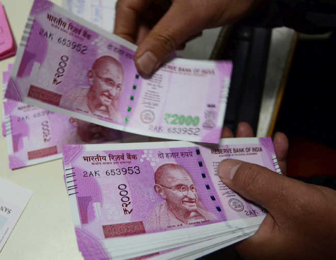 Fact Check: Will ₹ 2000 notes be discontinued?