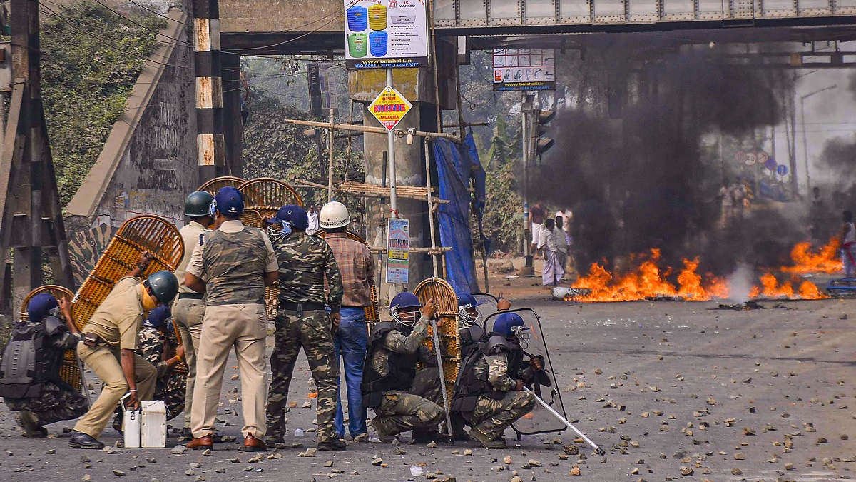 Anti-CAB protests: Spiralling violence in West Bengal; curfew relaxed in parts of Assam, Meghalaya