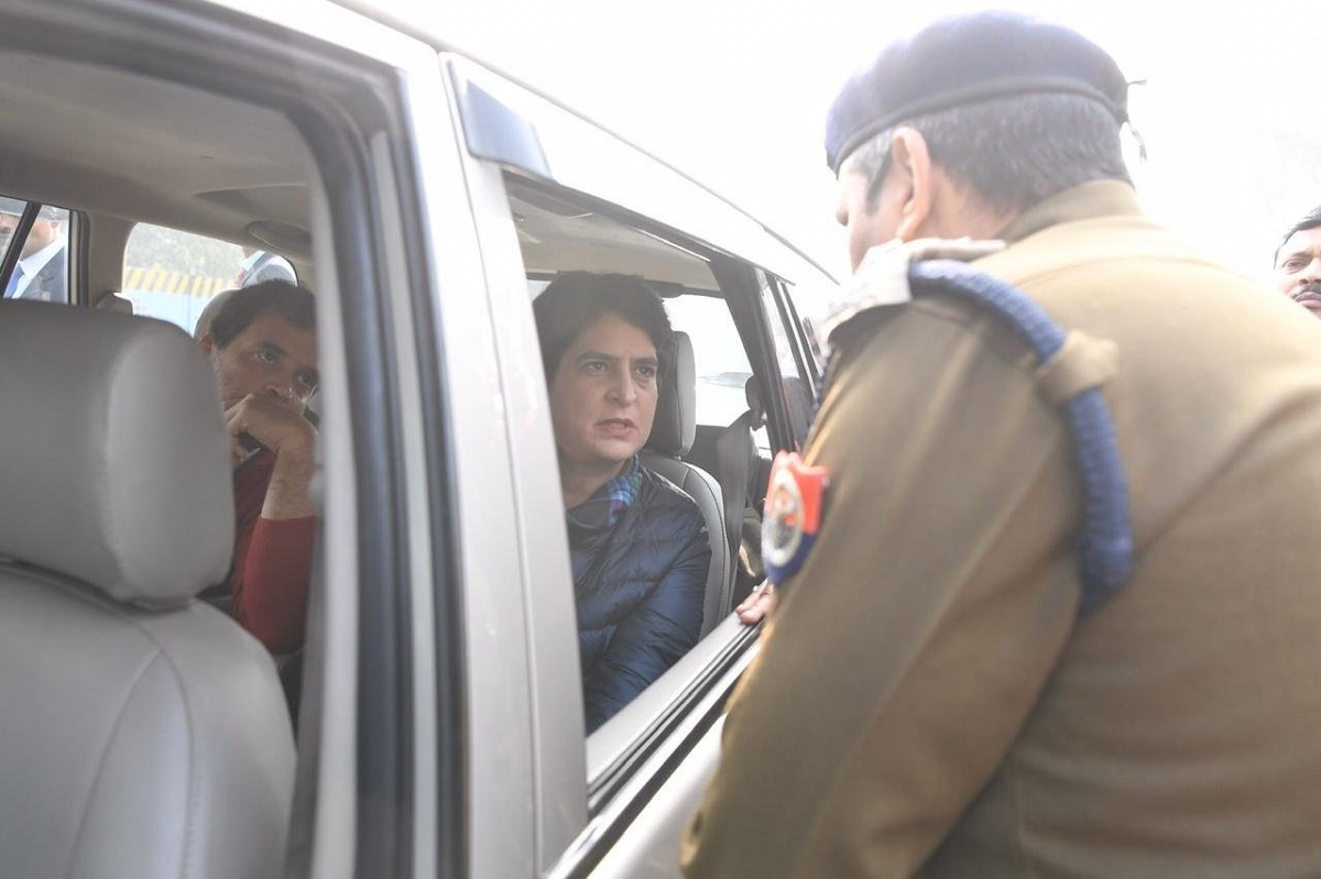 Rahul, Priyanka Gandhi return to Delhi after police stop them on way to Meerut