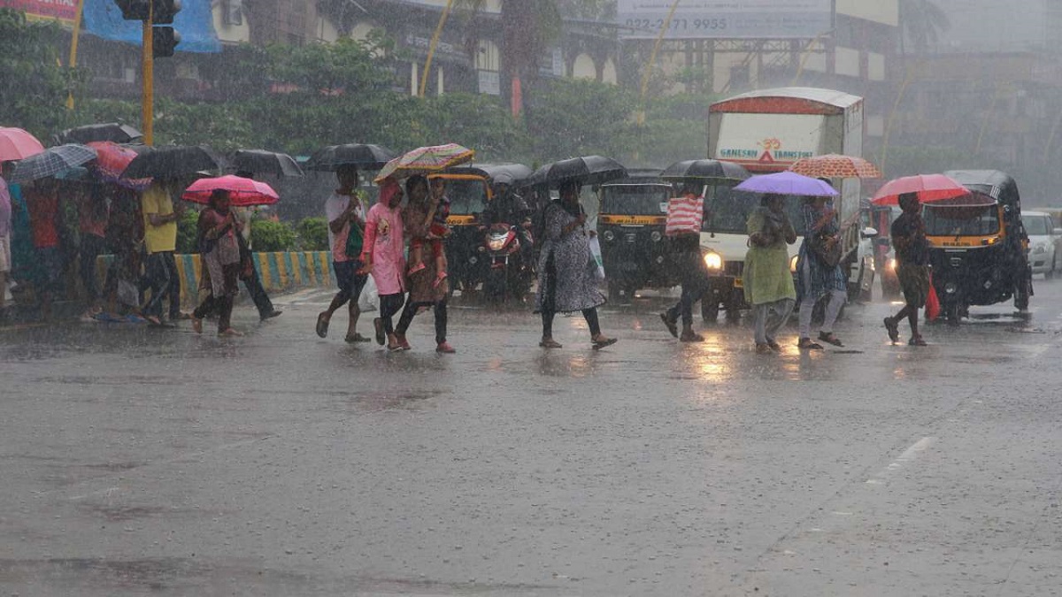 Schools, colleges shut as heavy rains lash Tamil Nadu, Puducherry; flood alert issued