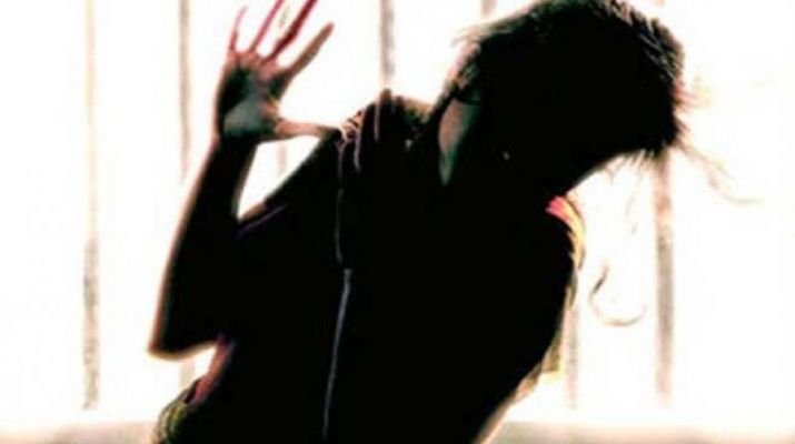 UP: Man throws out wife, six daughters from home for 'only giving birth to girls'