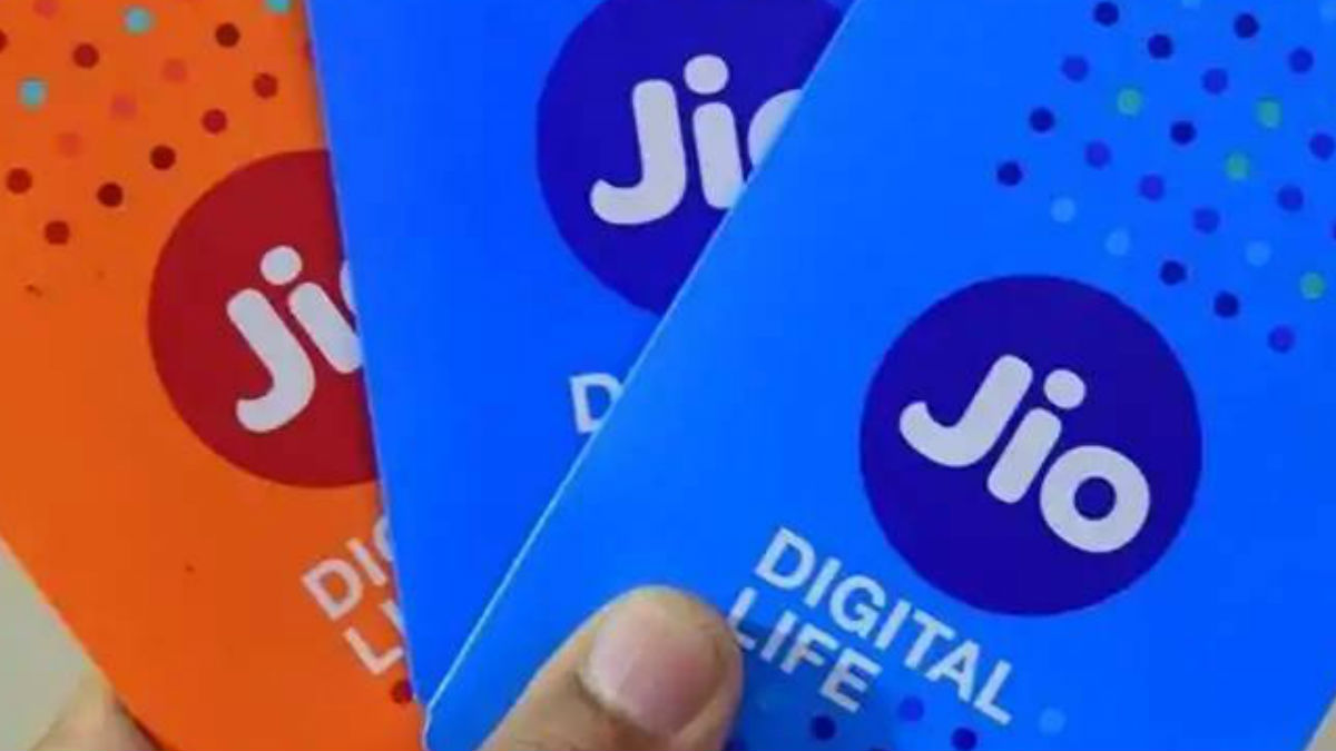 Jio Cashback Offer Know How To Get Rs 2 020 Via Paytm Phonepe Amazon Pay And More Technology News India Tv