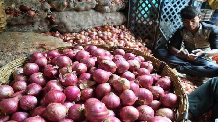 12,000 tonne onion imported so far; states to get at Rs 49-58/kg for retail sale: Paswan