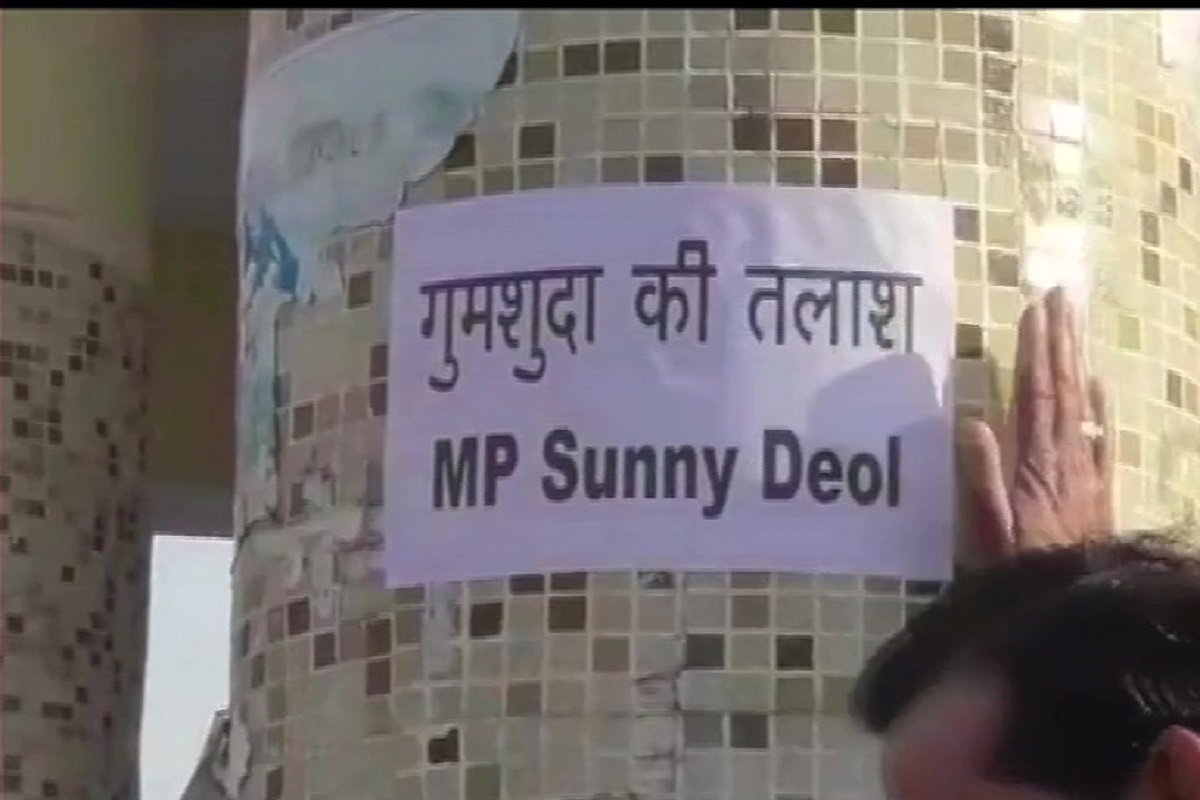 Sunny Deol 'missing' posters seen at railway station, parks in Punjab's  Pathankot | India News – India TV