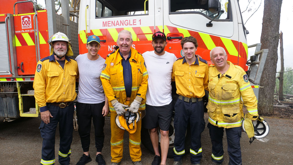 Tim Paine, Nathan Lyon pay visit to bushfire heroes in Southern Highlands. Watch