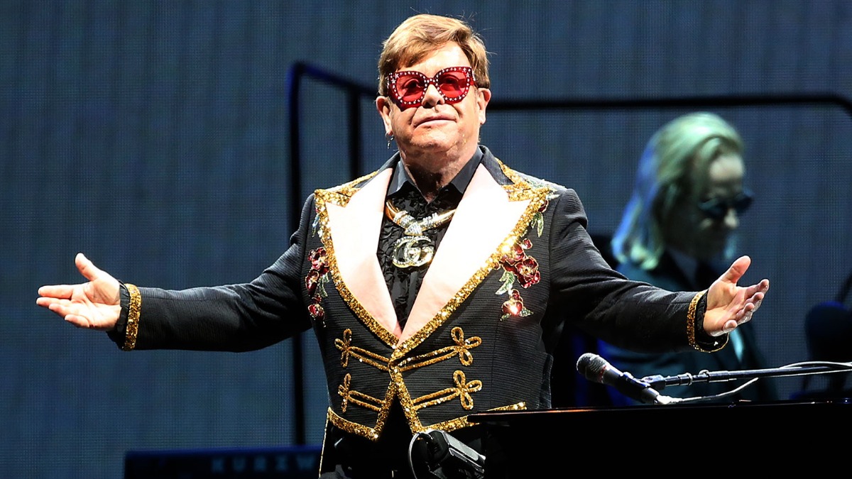 Elton John cuts concert short due to walking pneumonia Music News