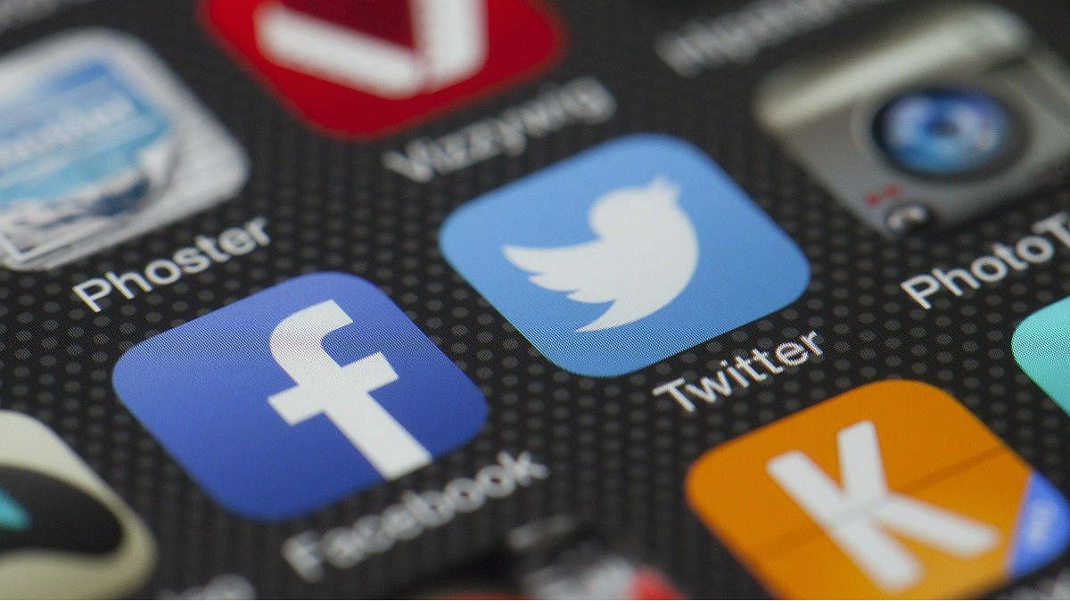 Facebook Messenger s Official Twitter Instagram Accounts Hacked Technology News India TV