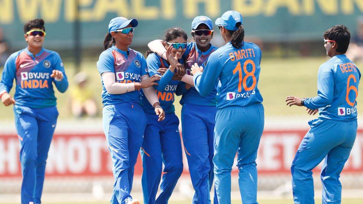 Women's Tri-Series: Indian women eye title in summit clash against ...