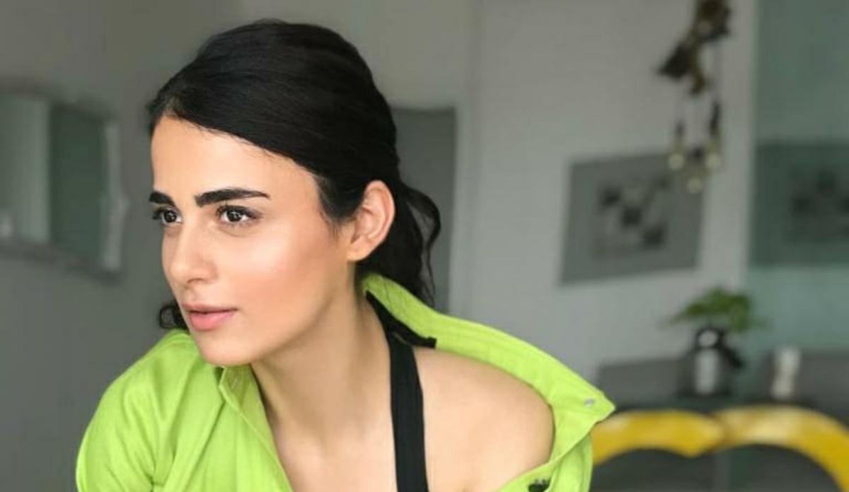 Radhika Madan asks women to not feel awkward with bra straps showing – India  TV