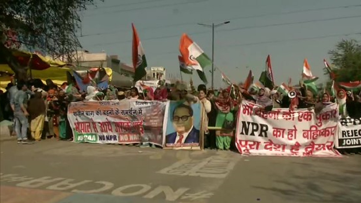 Heavy police deployment in Shaheen Bagh as protesters wait for permission to meet Amit Shah