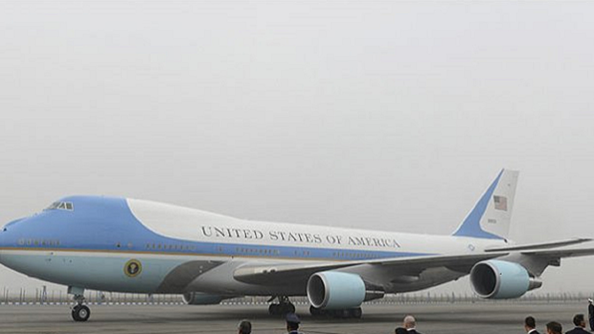 where is air force one kept
