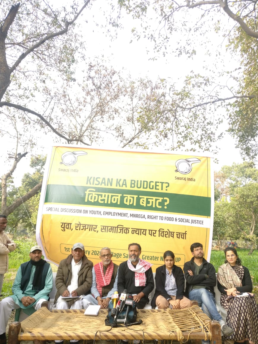 Swaraj India President Yogendra Yadav (third from right) addressing the media on Union Budget 2020 in Greater Noida on Saturday