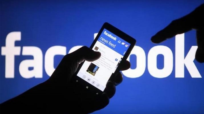 Facebook likely to buy 10 per cent stake in Reliance Jio