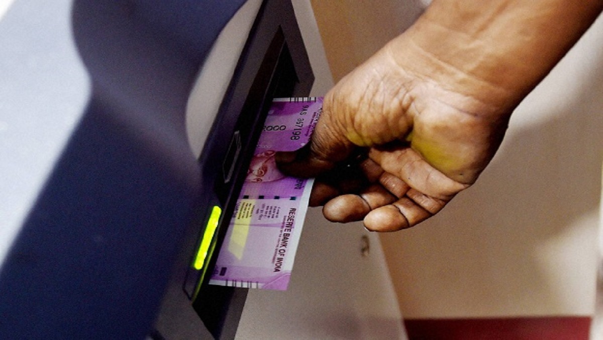 Attention Customers Will No Longer Get Rs 2 000 Currency Notes At Indian Bank Atms Check Details Business News India Tv