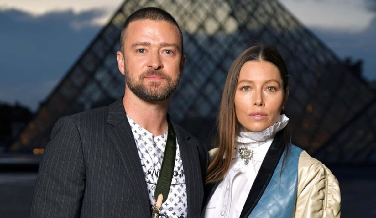 Justin Timberlake, Jessica Biel selfisolate in the mountains(01)