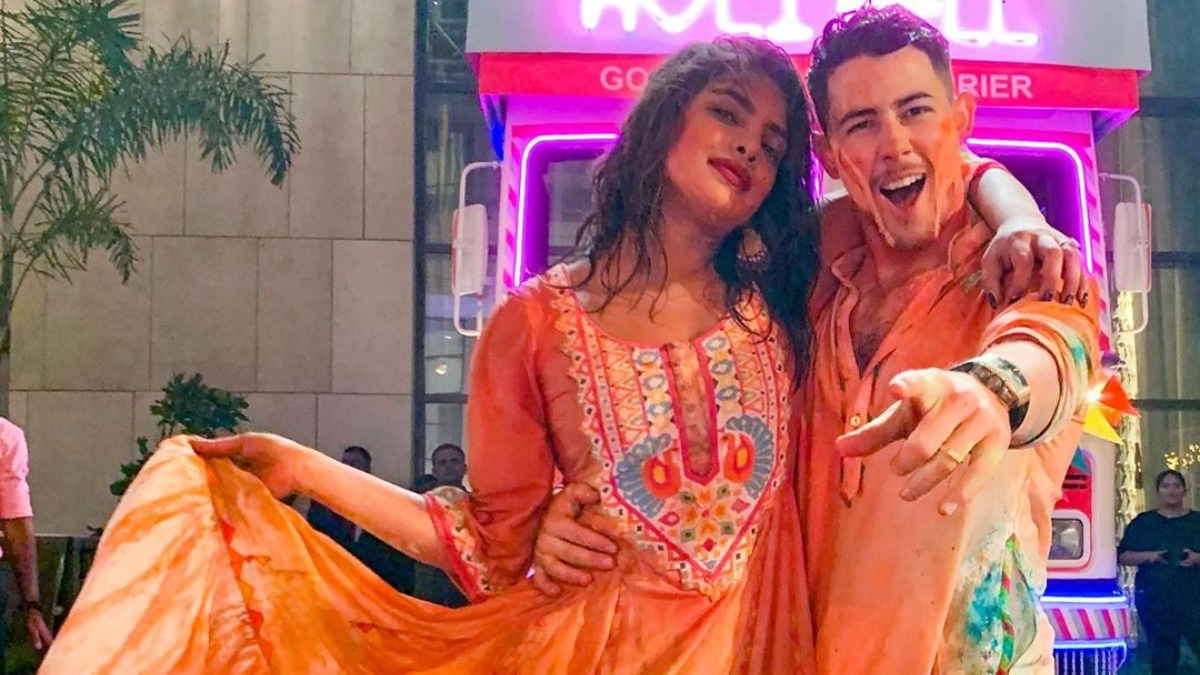 Priyanka Chopra's outfit comes to Nick Jonas' 'rescue' at Isha Ambani's Holi  party. Watch Video | Celebrities News – India TV