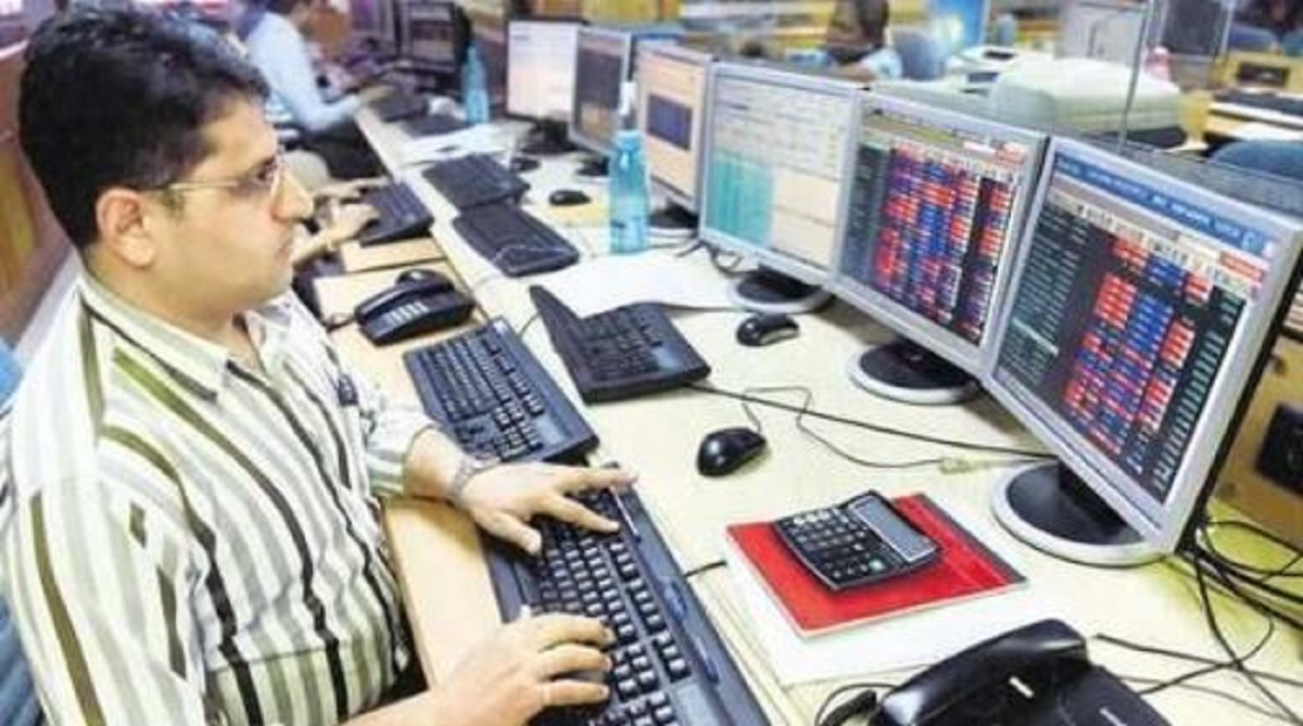 Sensex Spikes Over 400 Points In Early Trade Hdfc Bank Jumps 4 Per Cent India Tv 