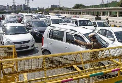 Delhi-Haryana borders sealed, essential services allowed: Anil Vij