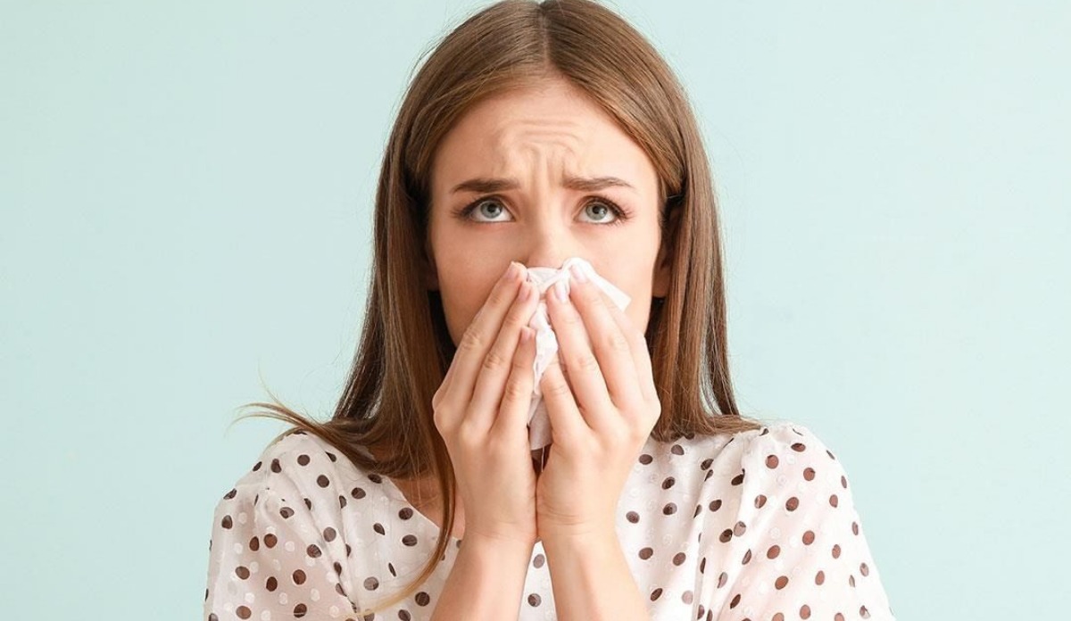Cough or sneeze mean COVID-19? As callers bombard helpline, know exact  symptoms | Cough News – India TV