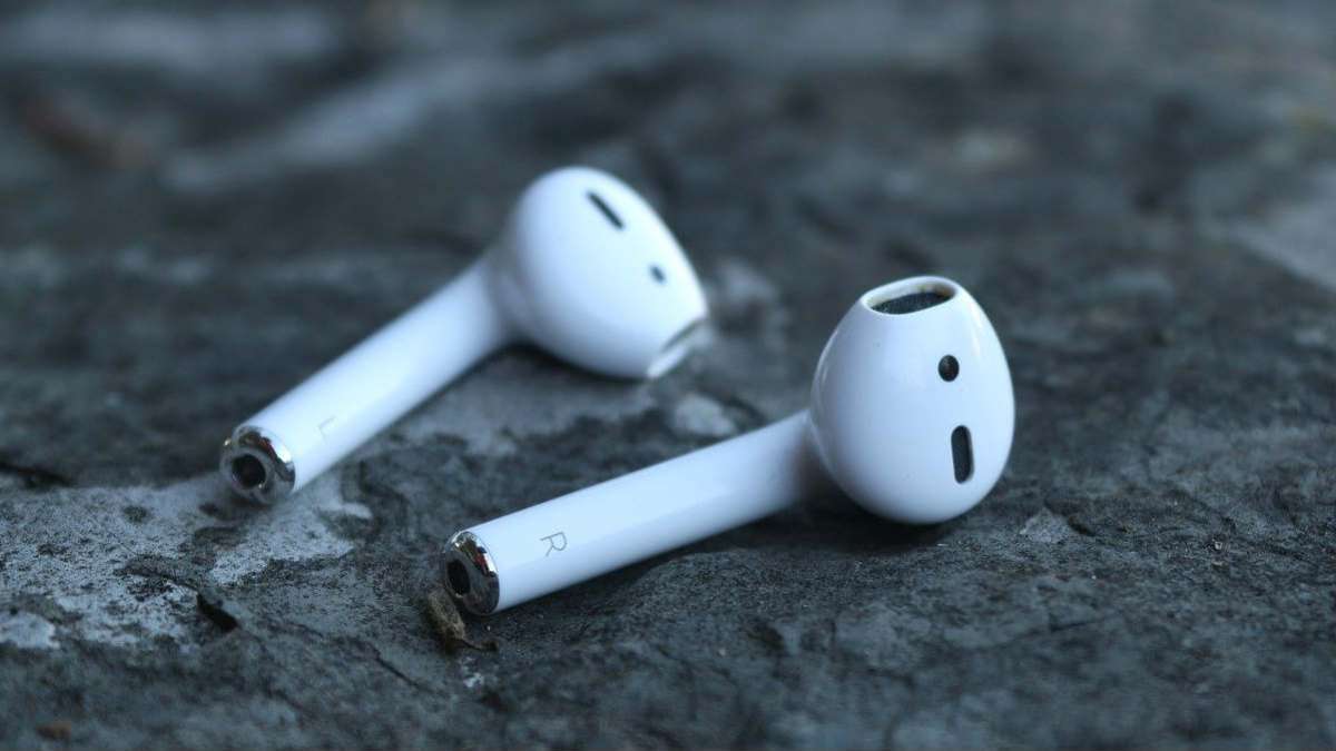thema Zegenen Oude tijden Next AirPods to sport light sensors for health tracking | Technology News –  India TV