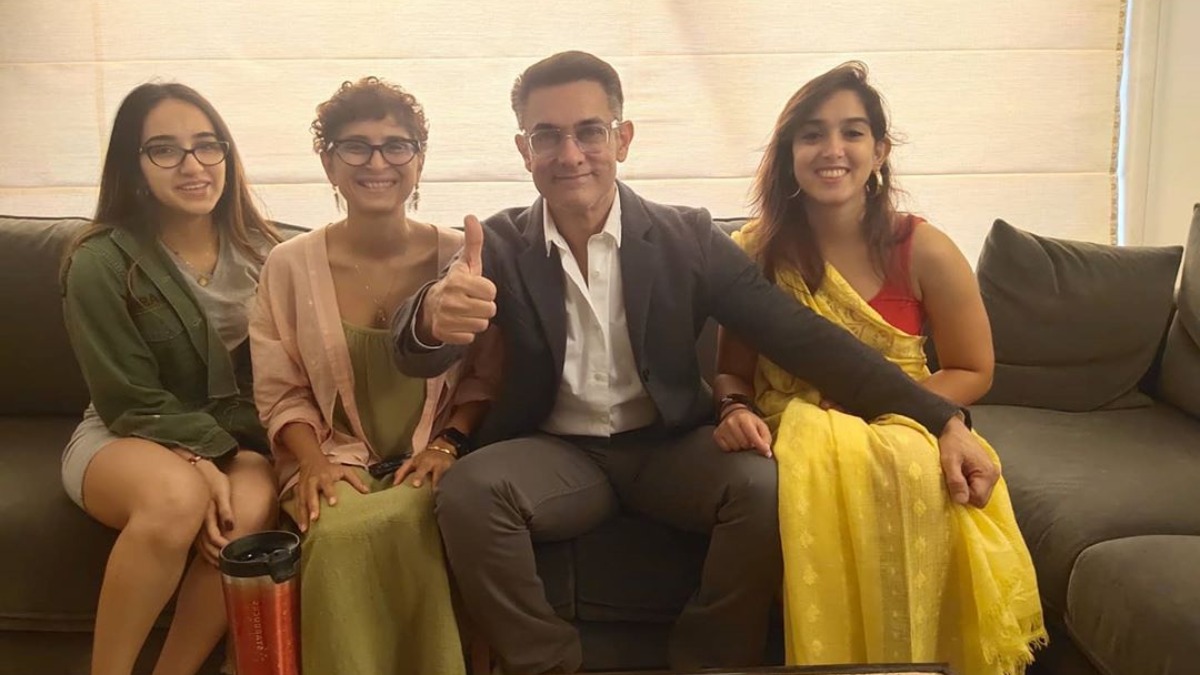 Aamir Khan suits up for family movie night with wife Kiran Rao, daughter  Ira Khan amid lockdown | Celebrities News – India TV