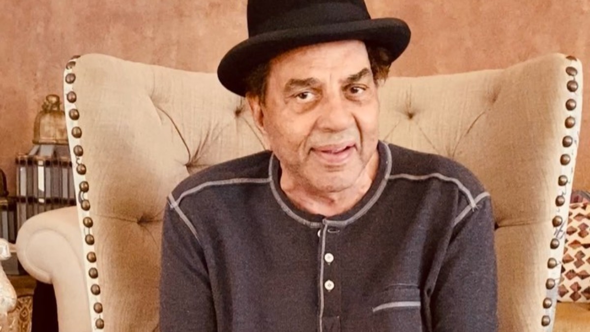 Dharmendra shares viral video of locust attack, says 'Be careful ...