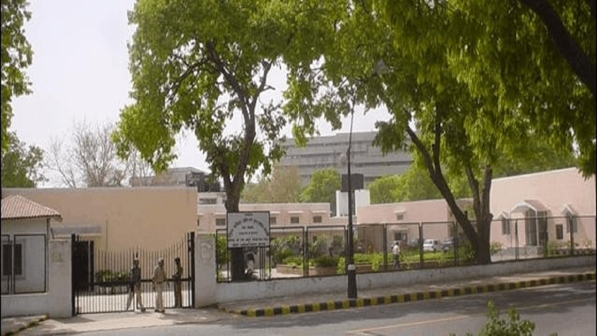 Delhi: Soldier tests positive for coronavirus at Army headquarters building, Sena Bhawan partly closed