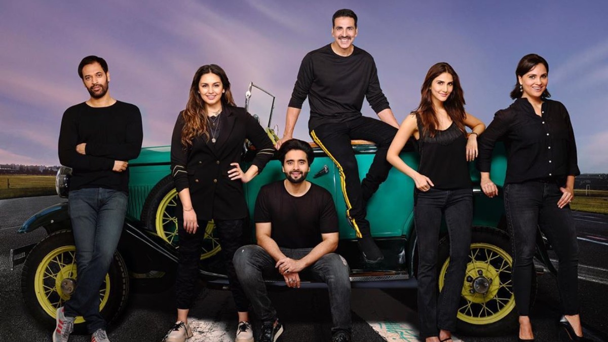 Akshay Kumar's 'Bellbottom' gears up for UK shoot: Masks, on-set doctors and temperature checks