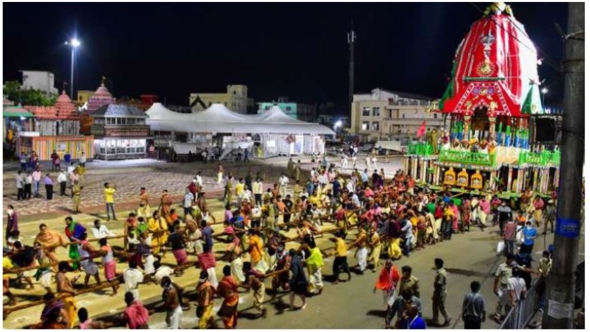 Jagannath Yatra 2020: Holy Trinity adorned with gold ornaments during Suna Besha ceremony