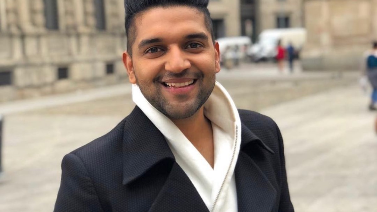 Guru Randhawa hits the stage with gloves on after 3 months: It was a good  experience | Celebrities News – India TV