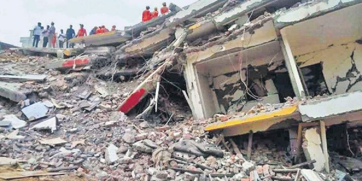 2-storey shopping complex collapses in Ahmedabad