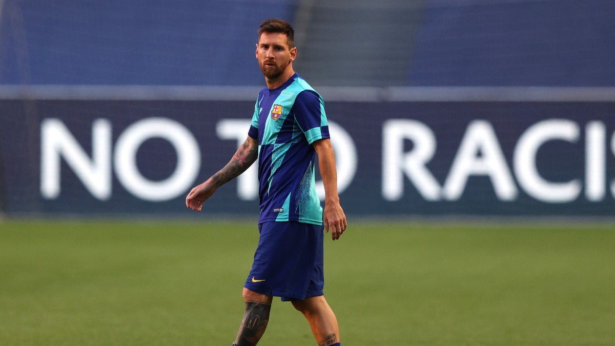 Lionel Messi back to training after decision to stay with Barcelona