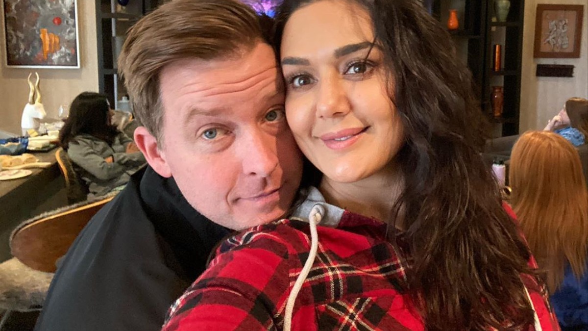 Preity Zinta cuts husband Gene Goodenough's hair: I know I have a future in  Hair dressing | Celebrities News – India TV