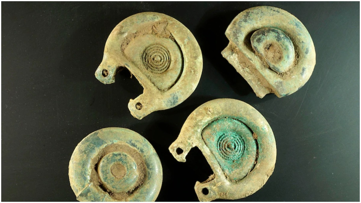 Treasure-hunter finds 3,000-year-old hoard in Scotland