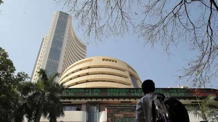 Sensex rallies 354 points as banks soar