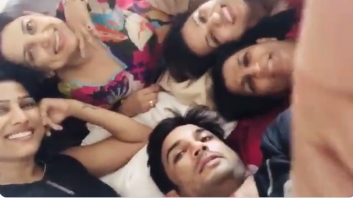 Video Of Sushant Singh Rajput Having Fun With Sisters Post Success Of Ms Dhoni An Untold Story Goes Viral Celebrities News India Tv