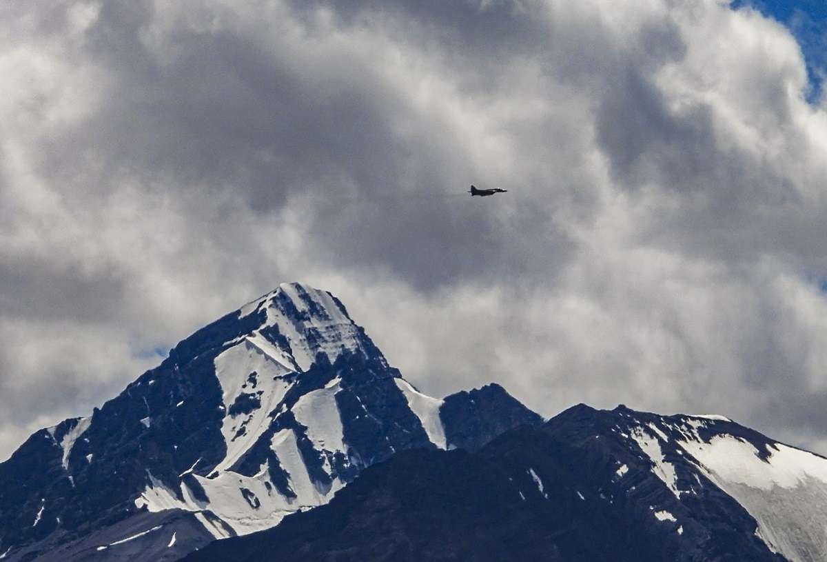 Indian soldiers fired warning shots at bank of Pangong lake, claims China