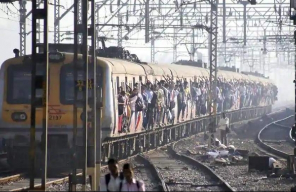 Central Railway increases local train services in Mumbai